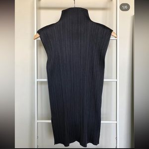 *SOLD* Pleats Please Issey Miyake Mockneck